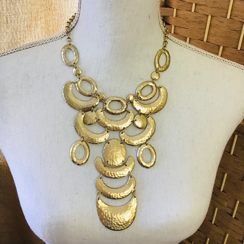 🌸SPRING SALE🌼CHICO hammered gold plate necklace
